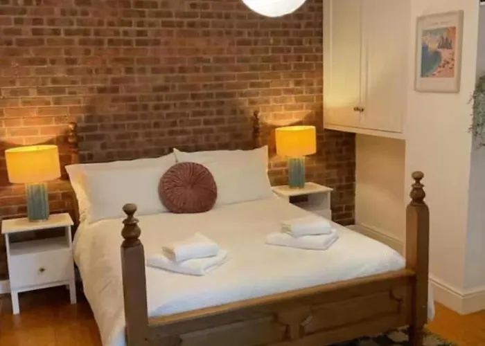 Апартаменти Near Citycentre - Parking - Garden - 4